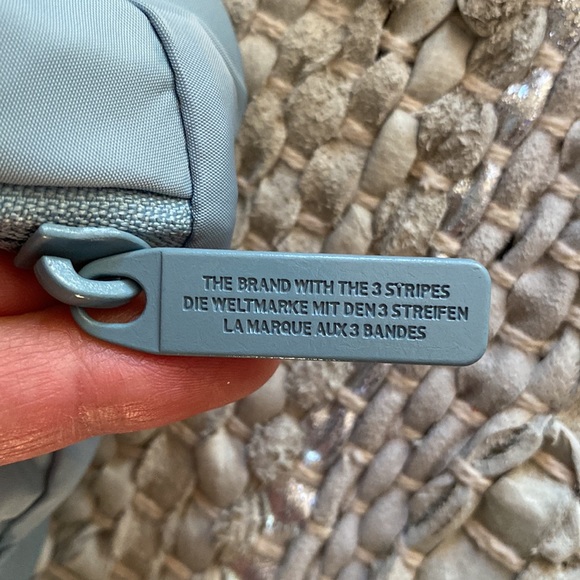 Sold! Adidas hip fanny sling belt bag - Picture 6 of 9